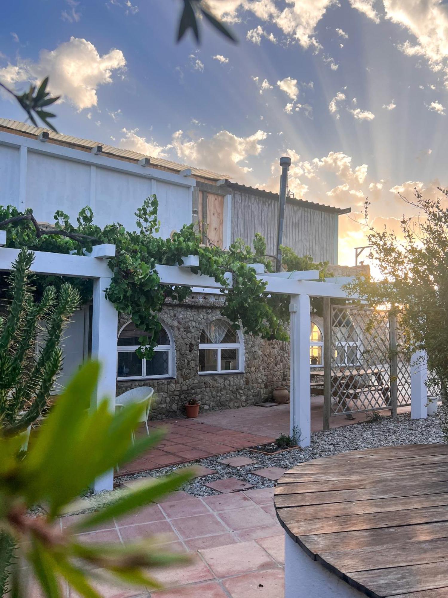 La Casa De Piedra A Orillas Del Mar *